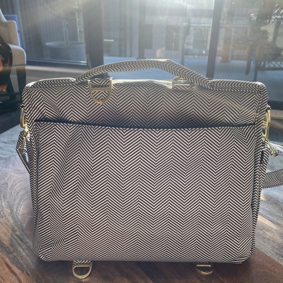 JuJuBe BFF Convertible Unisex Diaper Bag Backpack, Baby Bag with Changing Pad - Picture 5 of 14